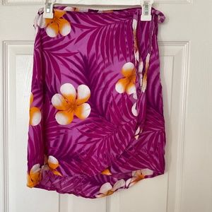Short wrap Hawaiian theme skirt